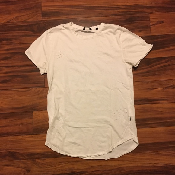 ONLY & SONS Other - Men’s Only & Sons Distressed T Shirt (S)